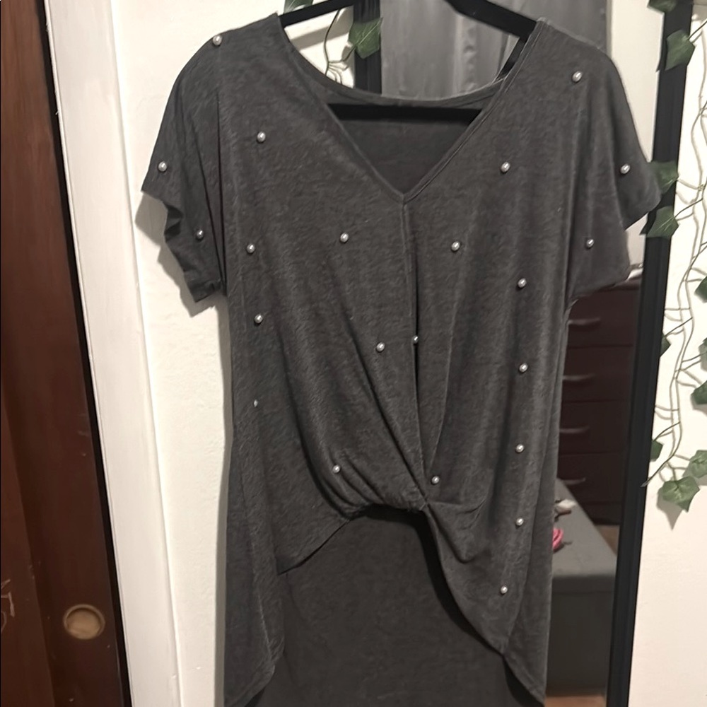 ✨ Chic & Feminine SHEIN Top - Only $10! ✨
Size Small | Elegant Gray | Flowy Fit